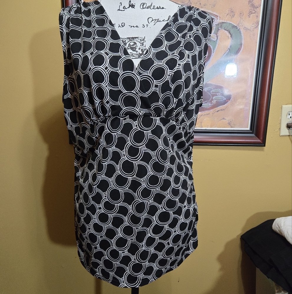 George Stretch Sleevelss Black With White Circles